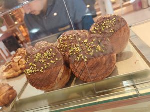 Vegan new york rolls at Patisserie Chocolaterie Peigné in Lille