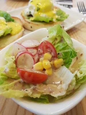 Nice refreshing salad at Green Ba - Marina Sq in Central Singapore