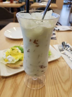 Avocado milk shake with earl grey jelly @$6.80 at Green Ba - Marina Sq in Central Singapore