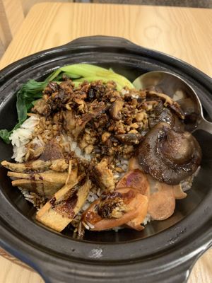 Minced ‘meat’ in clay pot at Green Ba - Marina Sq in Central Singapore