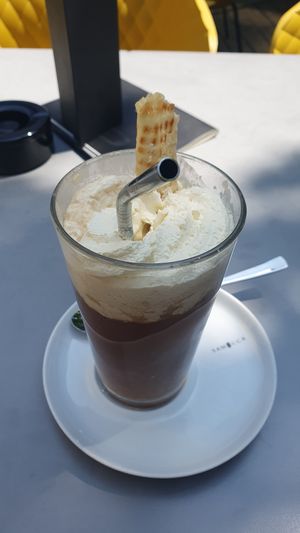 Iced coffee (with vegan cream and ice cream) at Samocca in Aalen