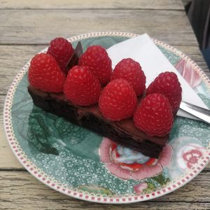 "Schoko Himbeer Trifle" at Isabella Glutenfreie Patisserie in Aachen