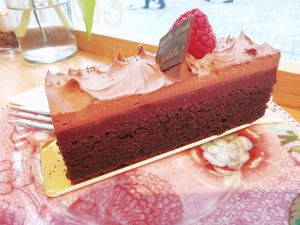 No sugar, yeast, milk, of gluten. And so tasty😍 at Isabella Glutenfreie Patisserie in Aachen