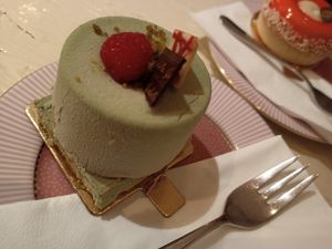 Pistachio cake at Isabella Glutenfreie Patisserie in Aachen