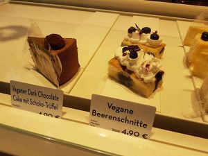 vegan pastry at Isabella Glutenfreie Patisserie in Aachen