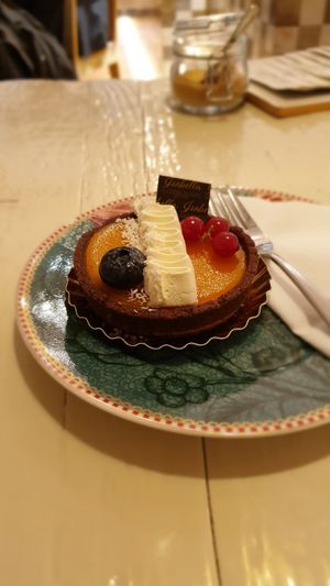 Vegan pastry at Isabella Glutenfreie Patisserie in Aachen