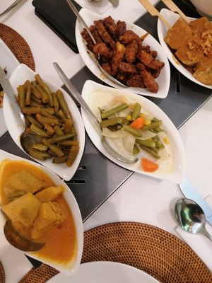 Rice table at Kapulaga in Maastricht