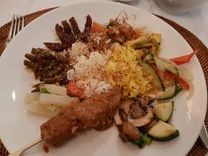combination of dishes (ricetable) at Kapulaga in Maastricht