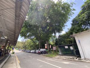 Nearby carpark  at Sui Yuan Zhai 随缘斋 in Central Singapore