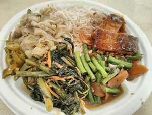 Economic bee hoon - cabbage, long bean and mock Assam fish at Sui Yuan Zhai 随缘斋 in Central Singapore
