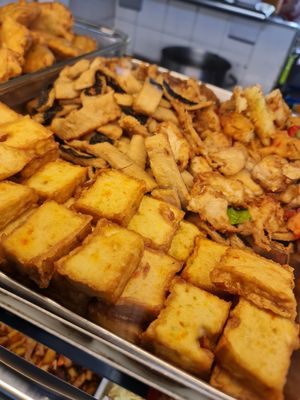 ~ 11/10/22 at Vegetarian Food 素食慈心 - Defu Ln - Maybe closed in Northeast Singapore