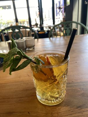 Soof sparkeling lemonade with lemongrass, pear and lime: very good  at The Black Cockatoo in Almere