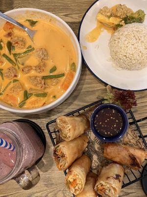 Paneng curry with mock meat (pork), rice, smoothie, spring rolls  at The Hungry Wolf in Koh Samui