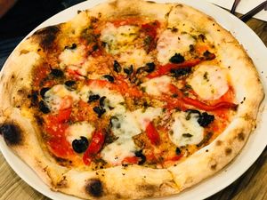 Vegan Pizza
Most delishes cruchy pizza i had in a long time
Topped with a super tasty marinara sause, rosted peppers and the most amazing vegan mozzarella  at The Hungry Wolf in Koh Samui