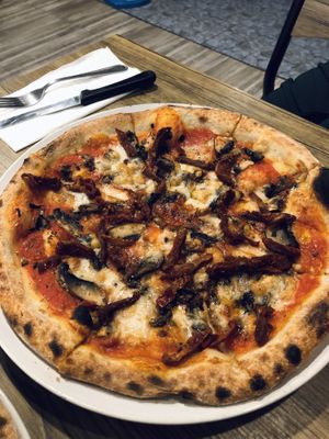 Sun dried tomatoes pizza at The Hungry Wolf in Koh Samui