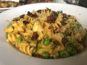 Mac n cheese at Grounded in Stratford