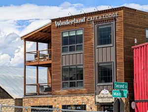  at Wonderland Cafe in Gardiner