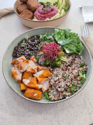 Mean protein Buddha bowl at Happy Blender in Athens