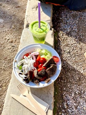 Vegan Greek Buddha Bowl and Stress Reliever juice  #Veganuary at Happy Blender in Athens