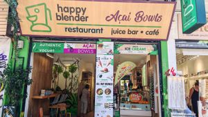 Facade at Happy Blender in Athens