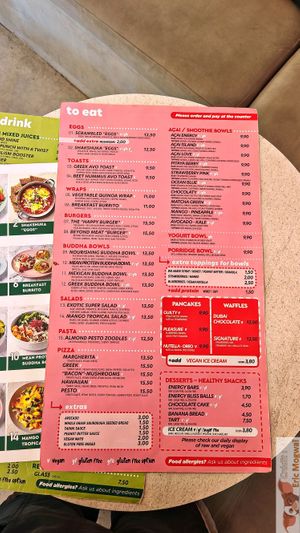 "eggs", toasts, salads, burgers... at Happy Blender in Athens
