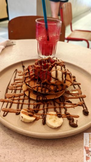 Pancakes, guilty : Peanut buter, banana, vegan nutella, and strawberries at Happy Blender in Athens