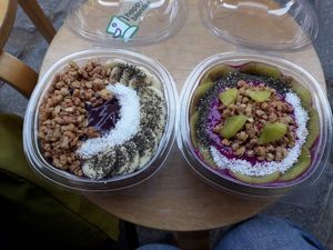 Acai bowl & pitahaya bowl at Happy Blender in Athens