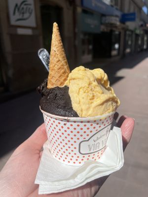 Dark chocolate and mandarin orangees  at Via Veneto in Pontevedra