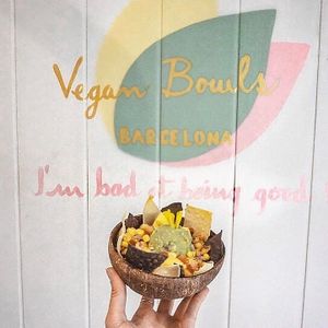 vegan nachos at Vegan Bowls in Barcelona