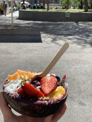Açai bowl at Vegan Bowls in Barcelona