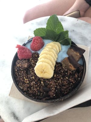 Cacao bowl!!! So amazing 😍 at Vegan Bowls in Barcelona
