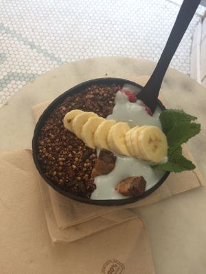 Cacao dreams smoothie bowl at Vegan Bowls in Barcelona