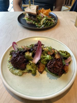 Greek kofte (front): tasty, but the fried ‘kofte’ was a bit like veggie balls, with carrot and zucchini. Therefore, not a good protein source. In the back is the club sandwich, which is tasty as well. at GYS - Amsterdamsestraatweg in Utrecht