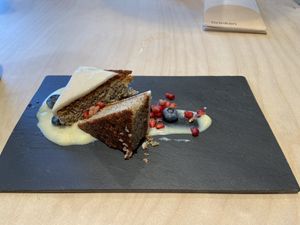 Lemon poppyseed cake: very good. A big improvement, compared to a few years back at GYS - Amsterdamsestraatweg in Utrecht