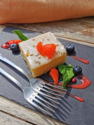 Lavender cake at GYS - Amsterdamsestraatweg in Utrecht