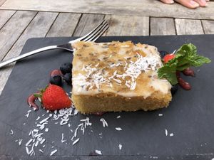 lavendel citroen cake  at GYS - Amsterdamsestraatweg in Utrecht