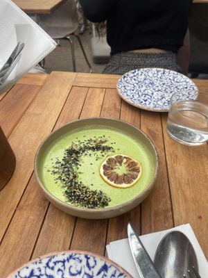 Kokos-basilicum soep
Thaise basilicum, kokos, limoenblad, citroengras, Laos  at GYS - Amsterdamsestraatweg in Utrecht