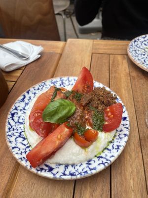 Dutch tomato & ricotta
Whipped almond- ricotta, coeur de boeuf tomaat, gerookte tomaat, aardbei-ui compote, pangrattato. The ricotta was super creamy and tasteful. Tomato’s meh  at GYS - Amsterdamsestraatweg in Utrecht
