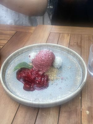 Dessert. Pistachio white chocolate fudge
Pistache, witte chocolade, frambozen sorbet, pistache-hazelnoot caramel, ingelegde framboos. The fudge was too die for  at GYS - Amsterdamsestraatweg in Utrecht