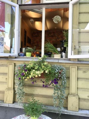 Cute little restaurant with also a table outside  at Gildi Toidukoda Metsikud Maitsed in Parnu