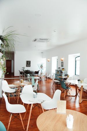 first floor at Citrus Coffee in Caldas Da Rainha