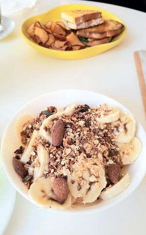 Smoothie Bowl Manteiga de Amendoim at Citrus Coffee in Caldas Da Rainha