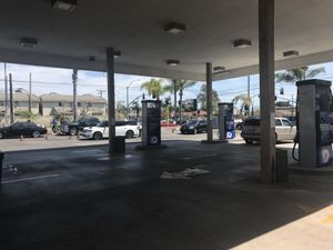 I drove past 3 times. I called & they are inside of the car wash. I parked behind at the school & walked over. Next time I will get a car wash & enjoy yummy vegan tacos :) at Str8 up Tacos in Lakewood