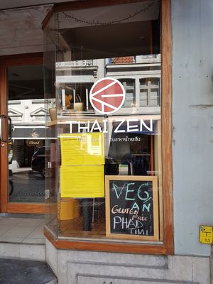 Front window at Thai Zen in Bruges