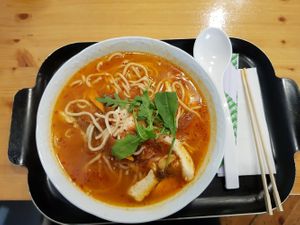 Kimchi Nudel Suppe mit veganen Meerestieren at Formosa Food in Vienna