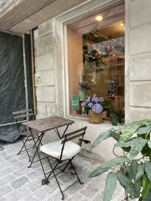 Outdoor seating  at Formosa Food in Vienna