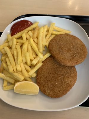 M12 Schnitzel mit Pommes   at Formosa Food in Vienna