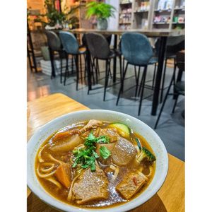 Taiwanesische Rindfleisch-Nudelsuppe auf Sojabasis at Formosa Food in Vienna