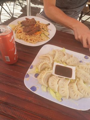Gebratene Nudeln ⬆️ Teigtaschen ➡️ at Formosa Food in Vienna