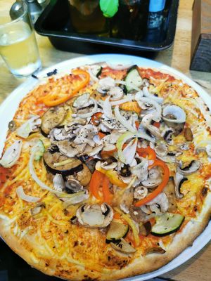 Lovely vegan pizza at De Pastafabriek in Groningen